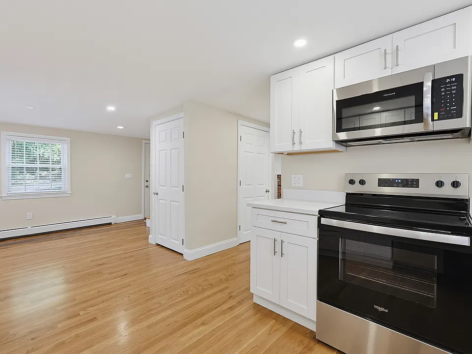 11 N Grove St