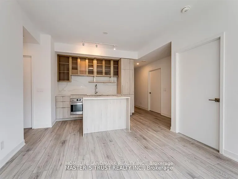 15 Holmes Ave #504 — Photo 4
