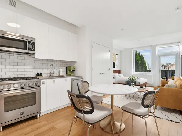 125 Delancey Street image 1 of 13