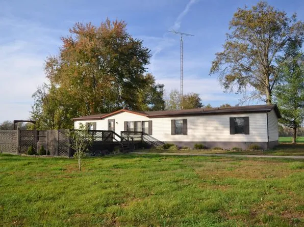 12851 N Wagner Ln, Woodlawn, IL 62898