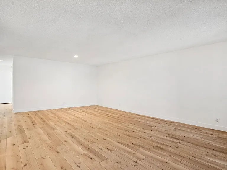 9000 Clifton Way — Photo 5