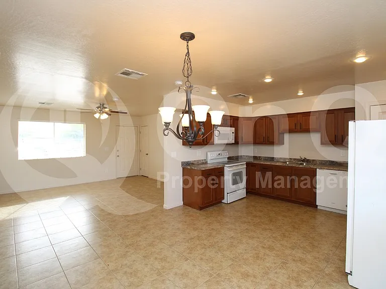 4558 E Halifax St — Photo 6
