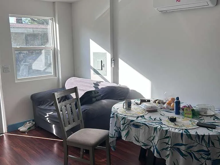 1091 Huron St — Photo 3