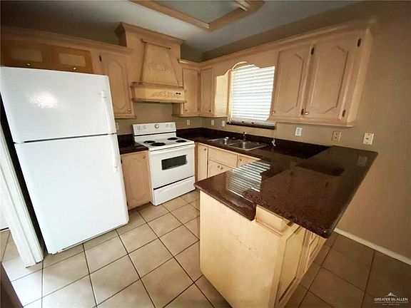 5th image of 4113 W La Guardia Ln APT 3