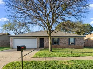4117 Gentle Springs Dr, Arlington, TX 76001