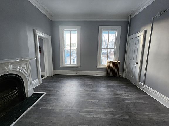 3rd image of 261 Grand St Unit 1B