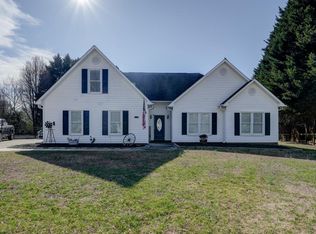 219 SW Fieldsedge Dr, Moore, SC 29369