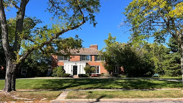 3 bed, 2.5 bath, 2033 sqft, $2,500 — Photo 1