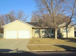 1950 Lampert Dr, Huron, SD 57350