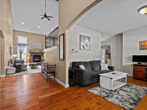 5th image of 1372 N Vintage Avenue