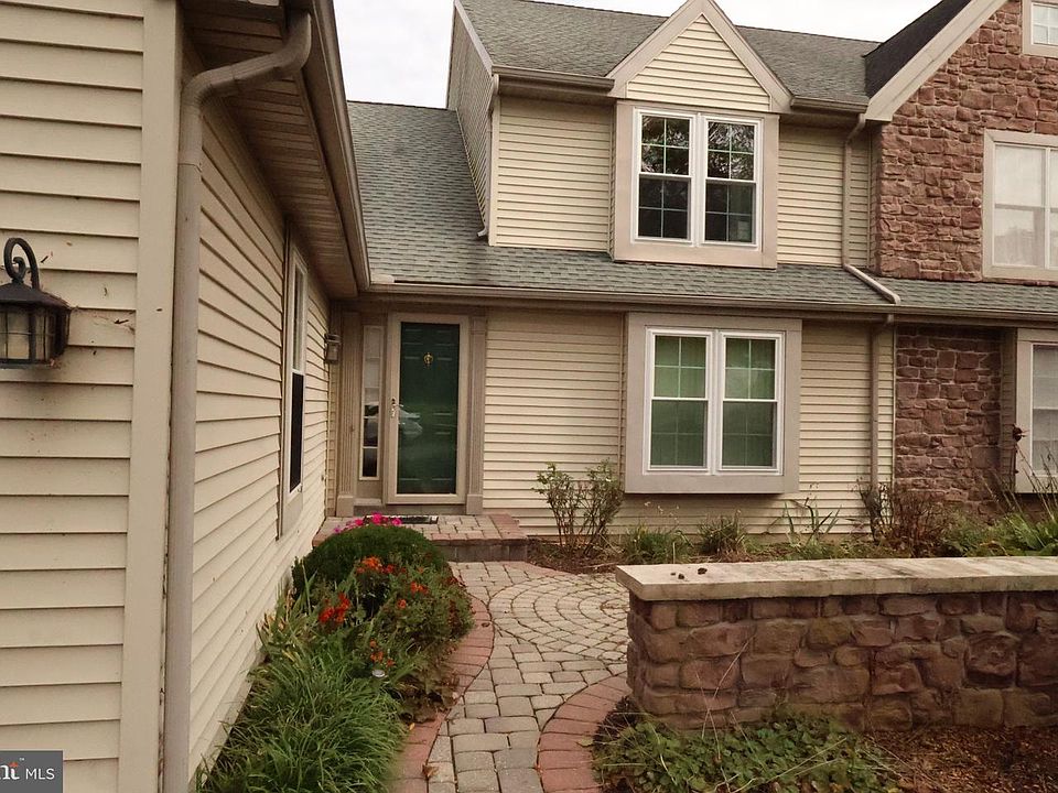 2nd image of 1274 Crestview Dr