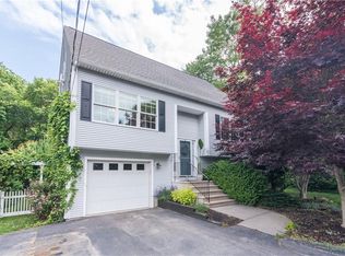 71 Wampum Rd, Narragansett, RI 02882