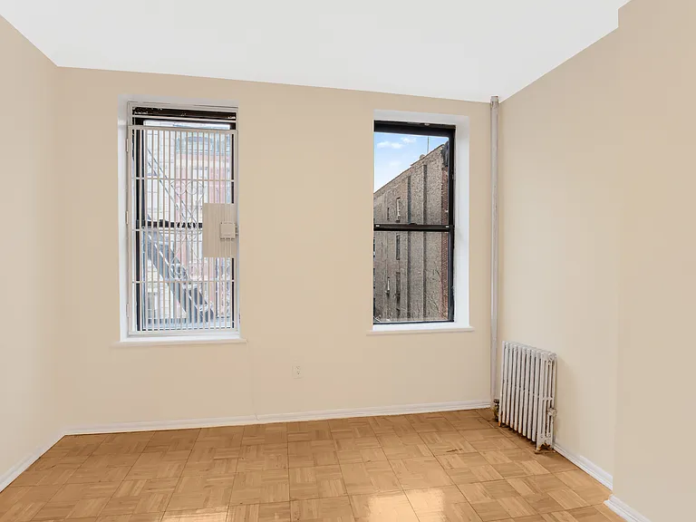 529 E 13th St #4A — Photo 6