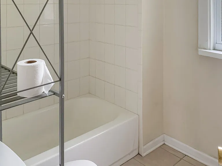 3250 N Lakewood Ave #1 — Photo 7