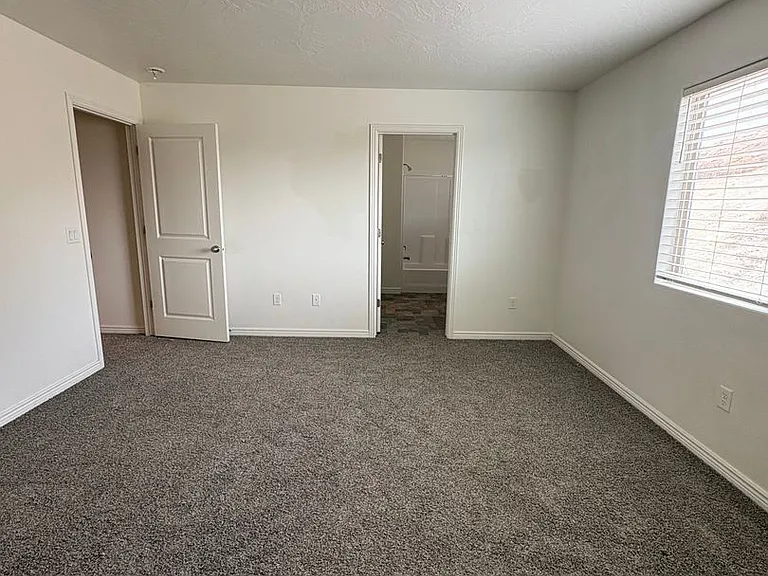 1432 E Trilobite Dr — Photo 2