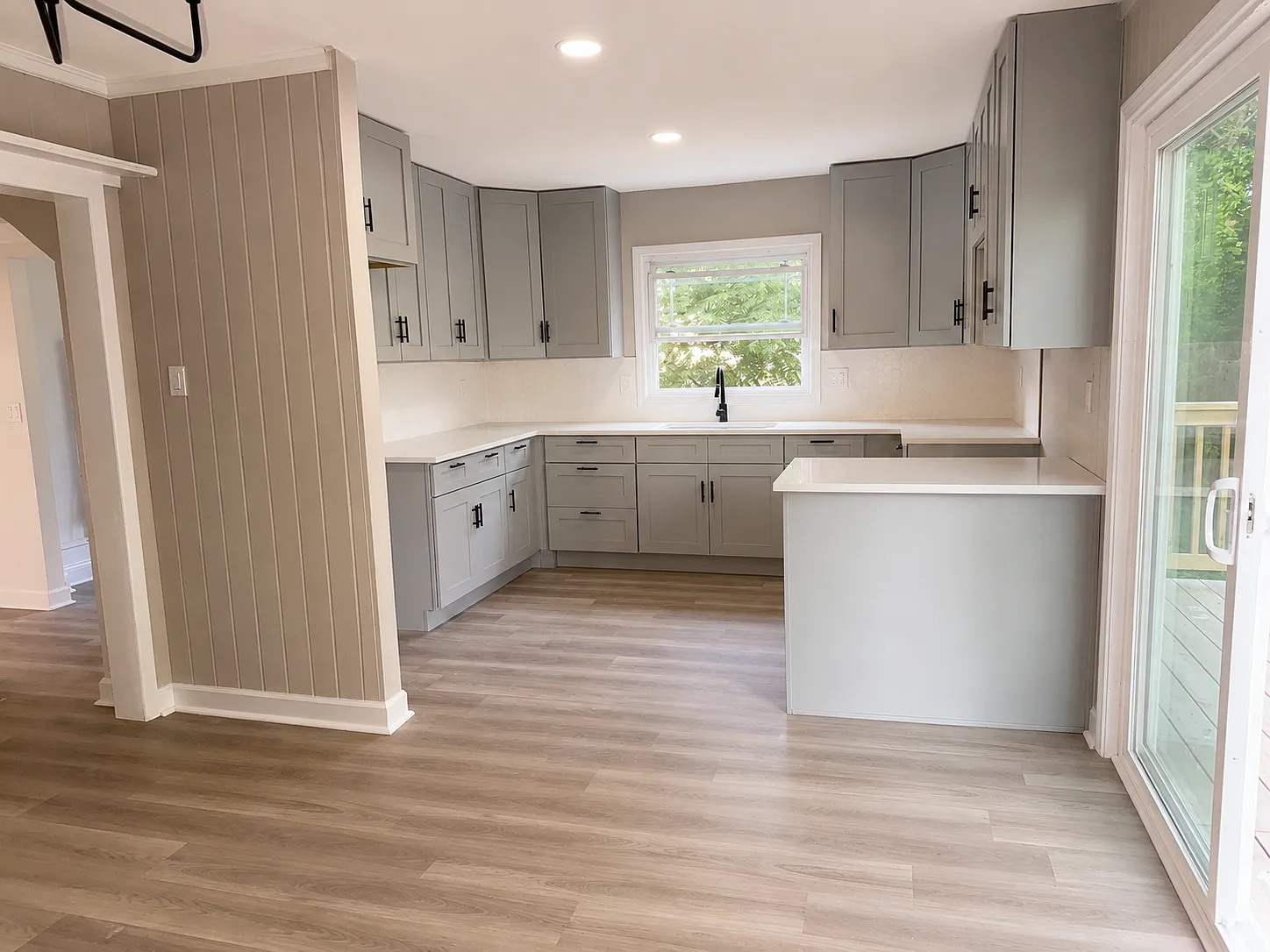 5 bed, 1272 sqft, $2,860 — Photo 3