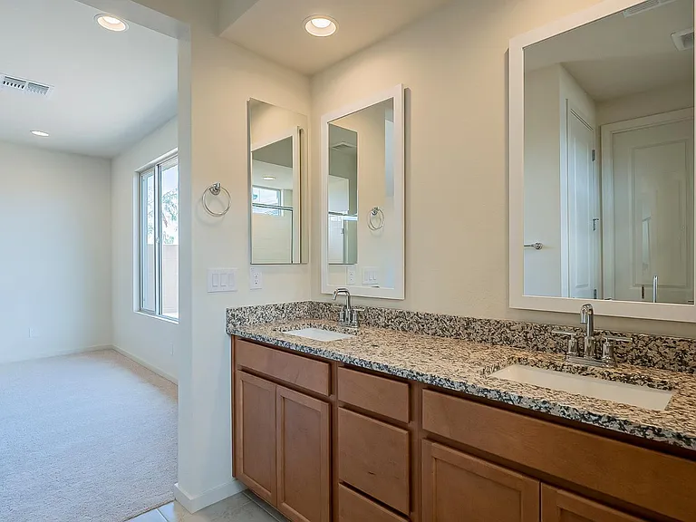 5944 E Melinda Ln — Photo 4