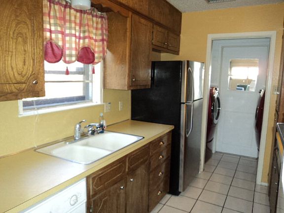 3rd image of 1816 E 51st St