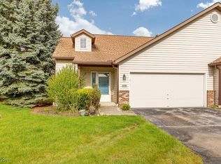 5739 Gateway Ln, Brookpark, OH 44142