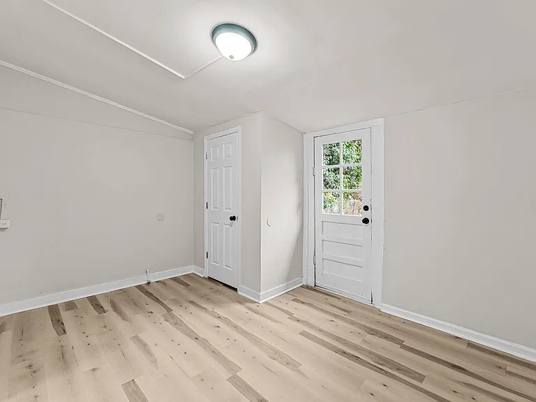 1307 Merry St — Photo 19