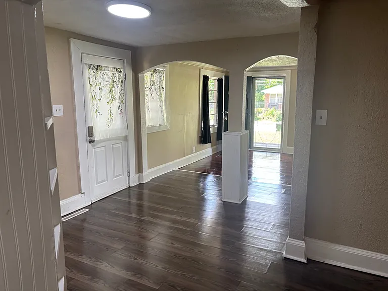 1102 Crawford St — Photo 19