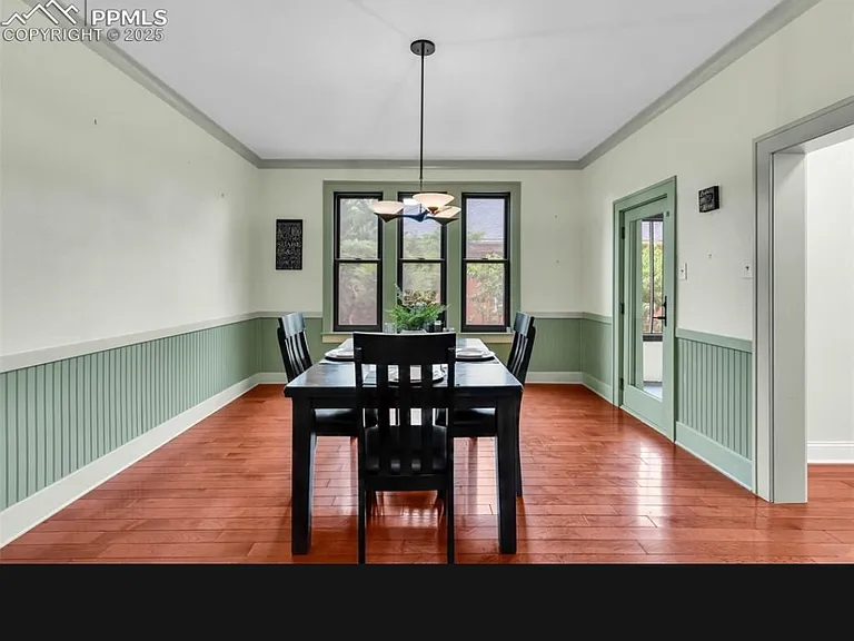 2414 N Greenwood St — Photo 9