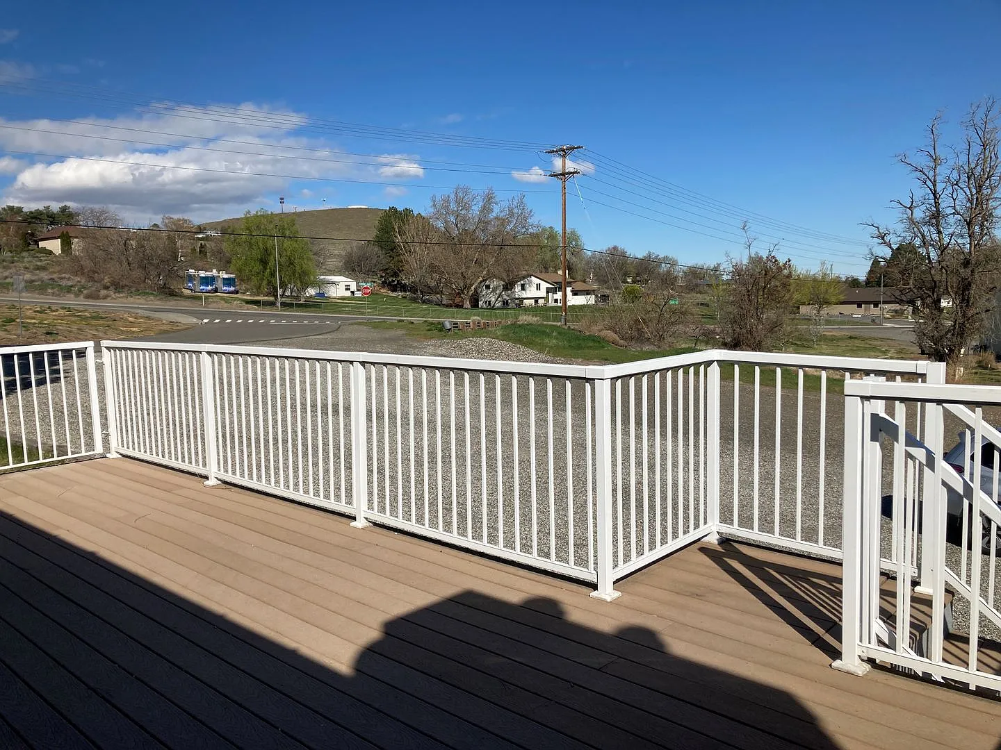 Spacious 4-Bedroom, 2-Bath Home with Daylight Basement, Large Yard & Two Fireplaces!. — Photo 4