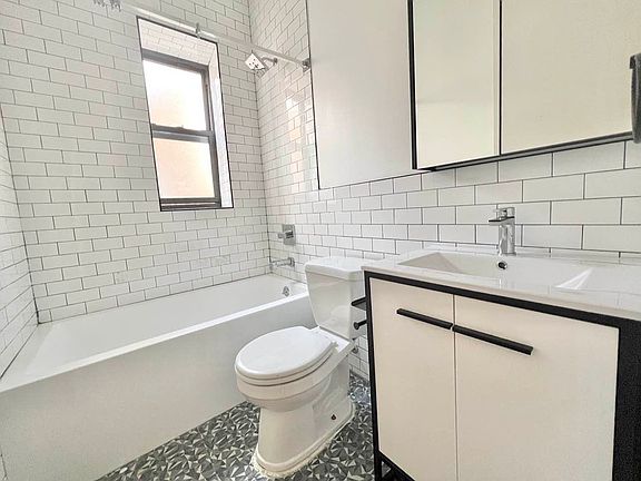4th image of 1671 Lincoln Pl #4D