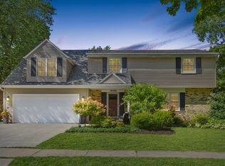 N97W6038 Crescent Dr, Cedarburg, WI 53012