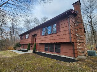 44 West St, Oxford, CT 06478