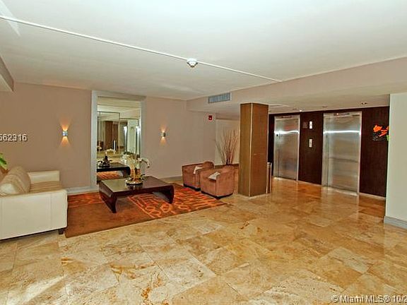 3rd image of 16558 NE 26th Ave APT 3I