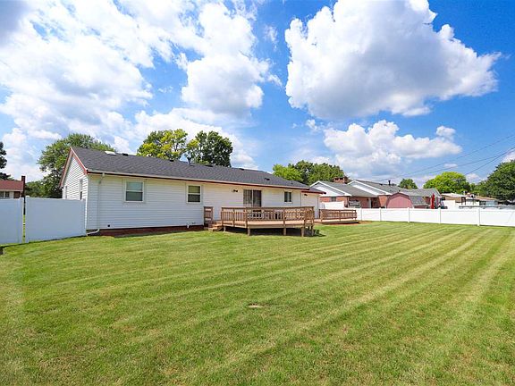 4th image of 2720 N Rockwood Dr
