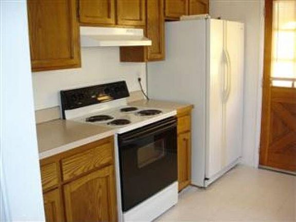 4th image of 406 NE 3rd St