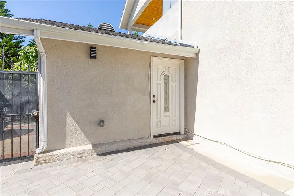 Studio, 450 sqft, $1,700 — Photo 2