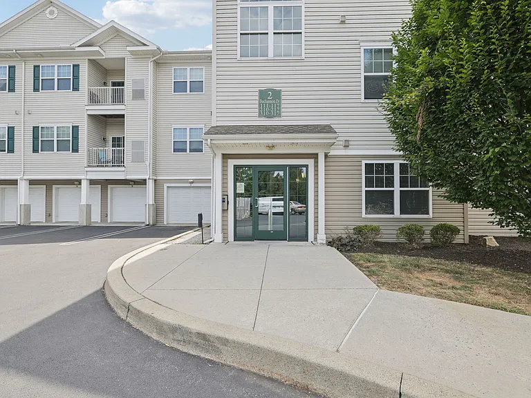 The Residences at Seven Gables — Photo 33