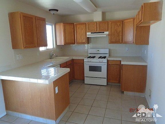 4th image of 57994 Belmont St