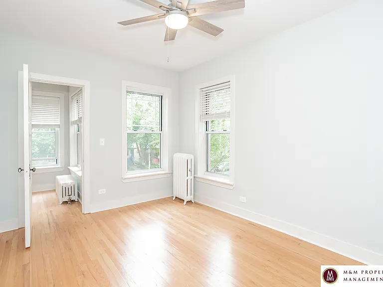 400 N Taylor — Photo 1
