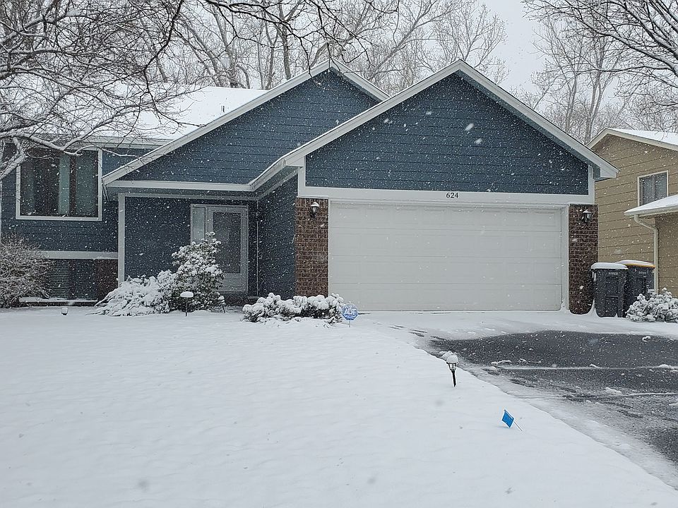 1st image of 624 107th Ln NW