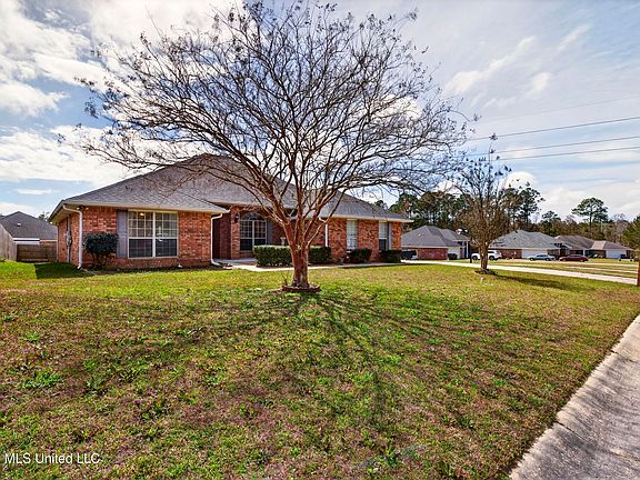 3rd image of 11589 Magnolia Estates Ln