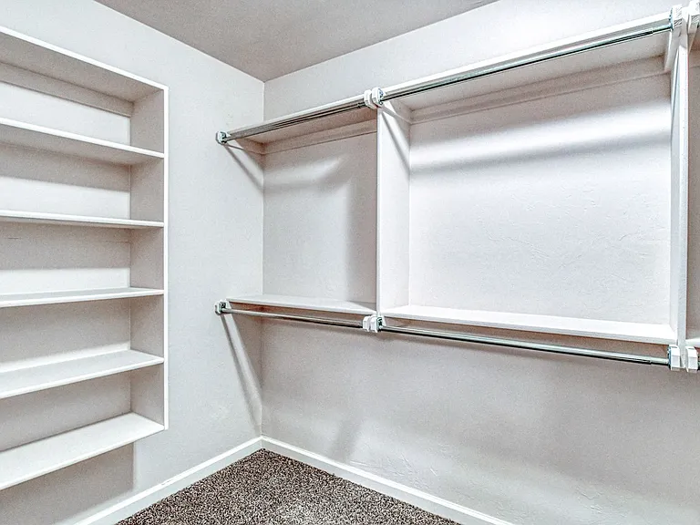 1002 Varenna Ln — Photo 24