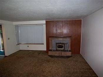 4th image of 3389 SE Ash Ave