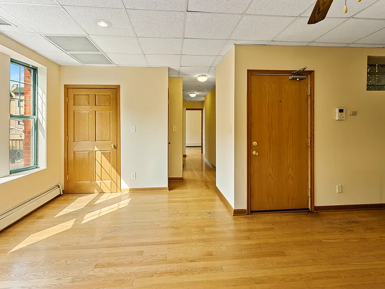 1435 E 53rd St #2W — Photo 8