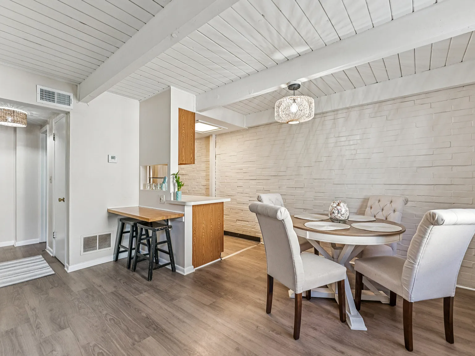 2 bed, 1.5 bath, 952 sqft, $2,000 — Photo 4