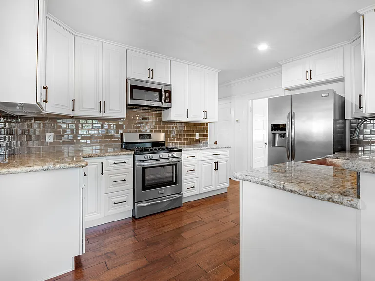 3375 Herman Ave — Photo 7
