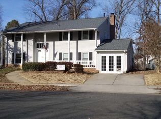 9818 Greenview Ln, Manassas, VA 20109