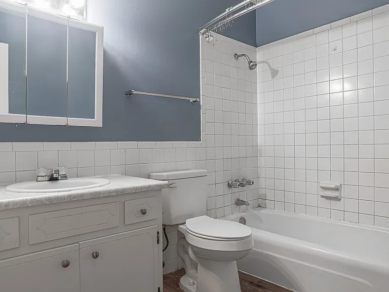Rivershore Apartments — Photo 32