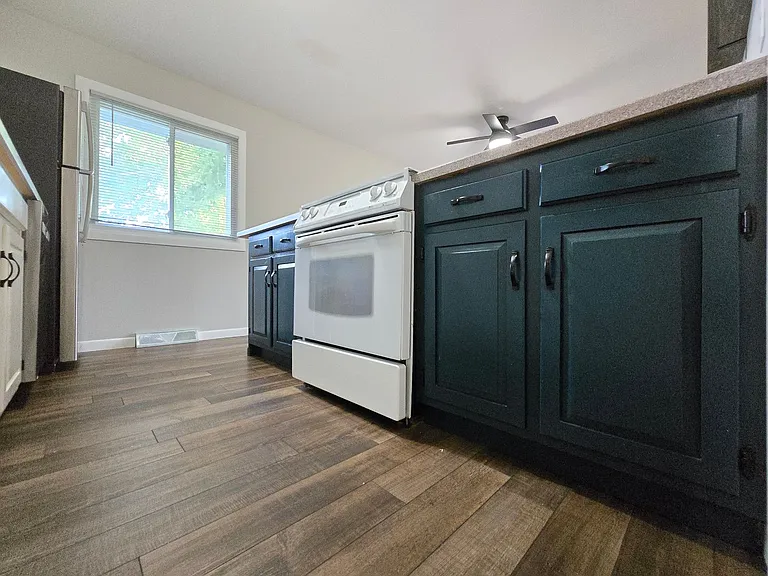 2025 Beck St — Photo 14