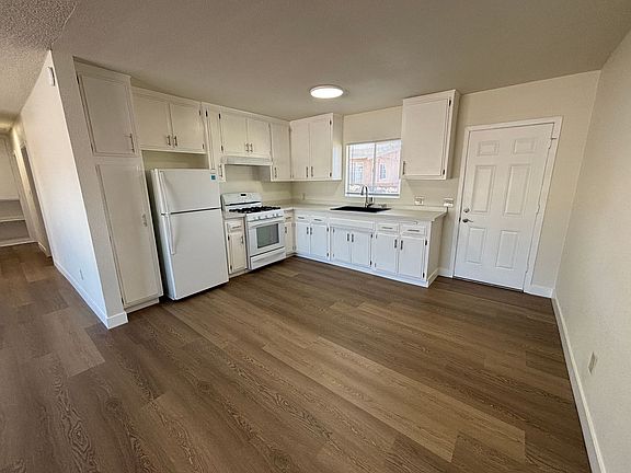 4th image of 24338 Eucalyptus Ave