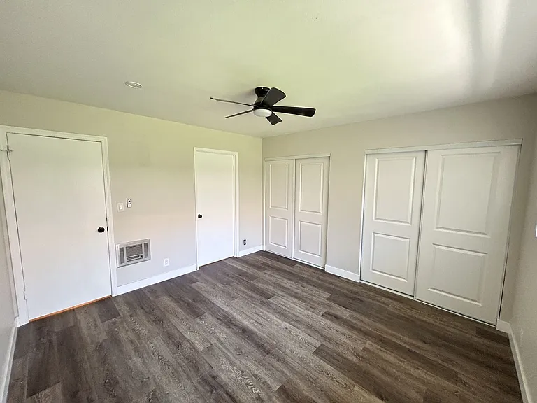 560 E Erna Ave — Photo 8