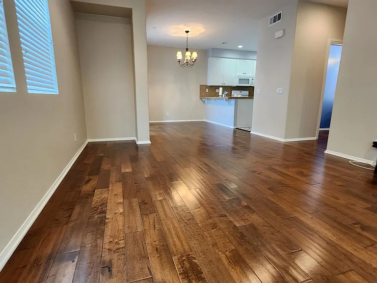 969 S Bluff Rd — Photo 8